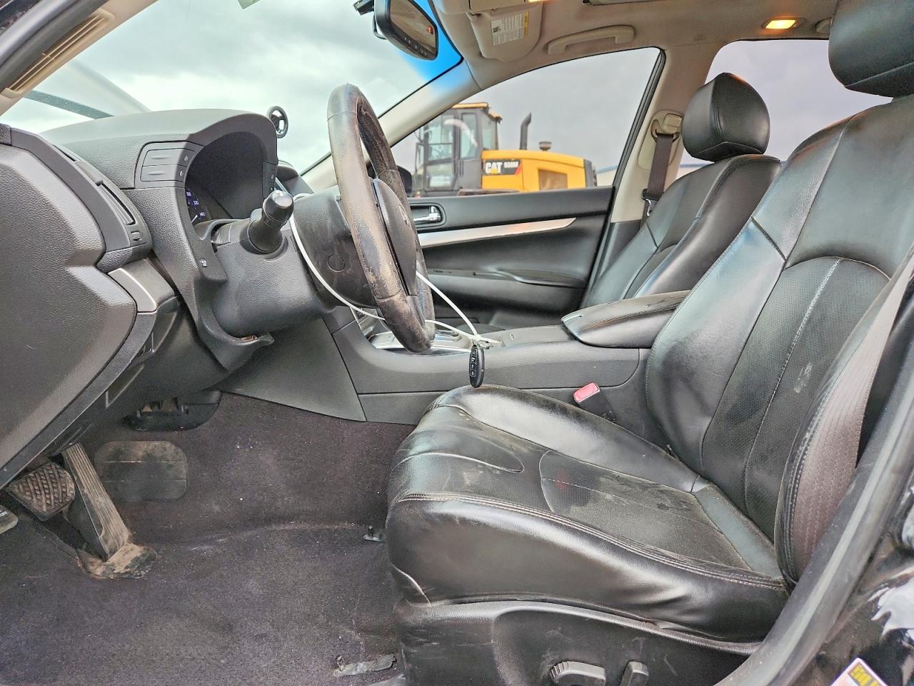 INFINITI Q40 Base Base