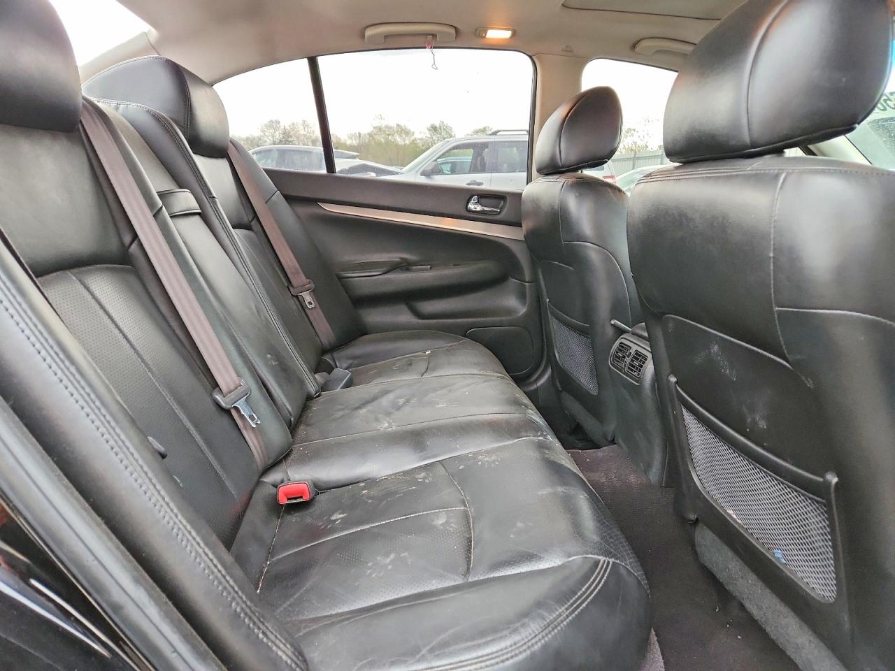 INFINITI Q40 Base Base