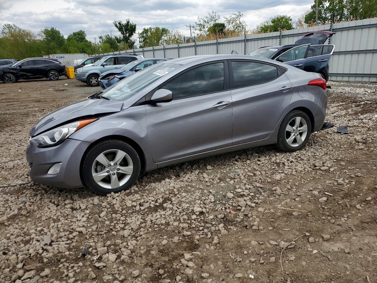 Salvage Hyundai ELANTRA Image