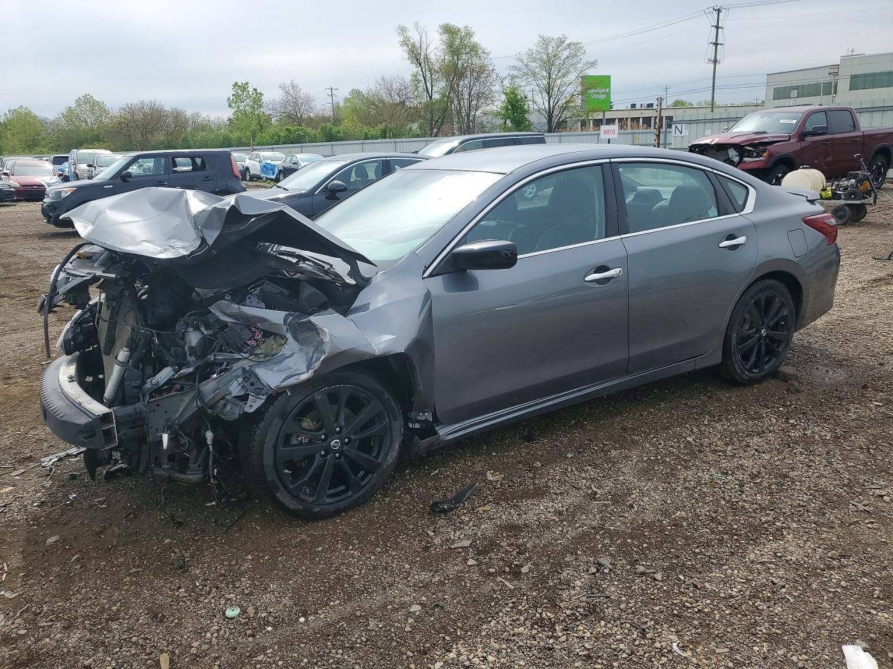 Salvage Nissan Altima Image