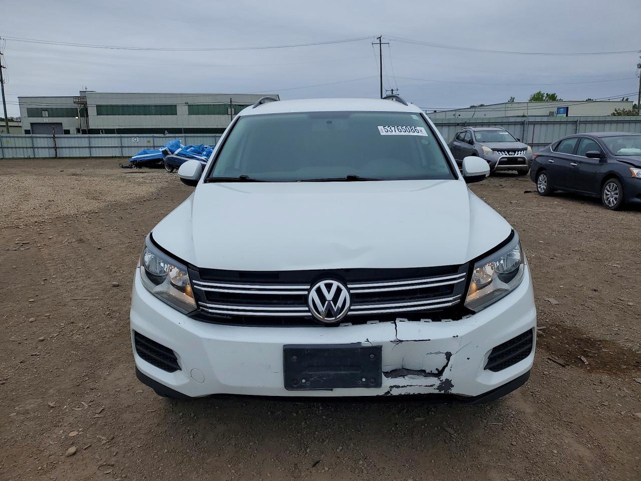 Volkswagen Tiguan S