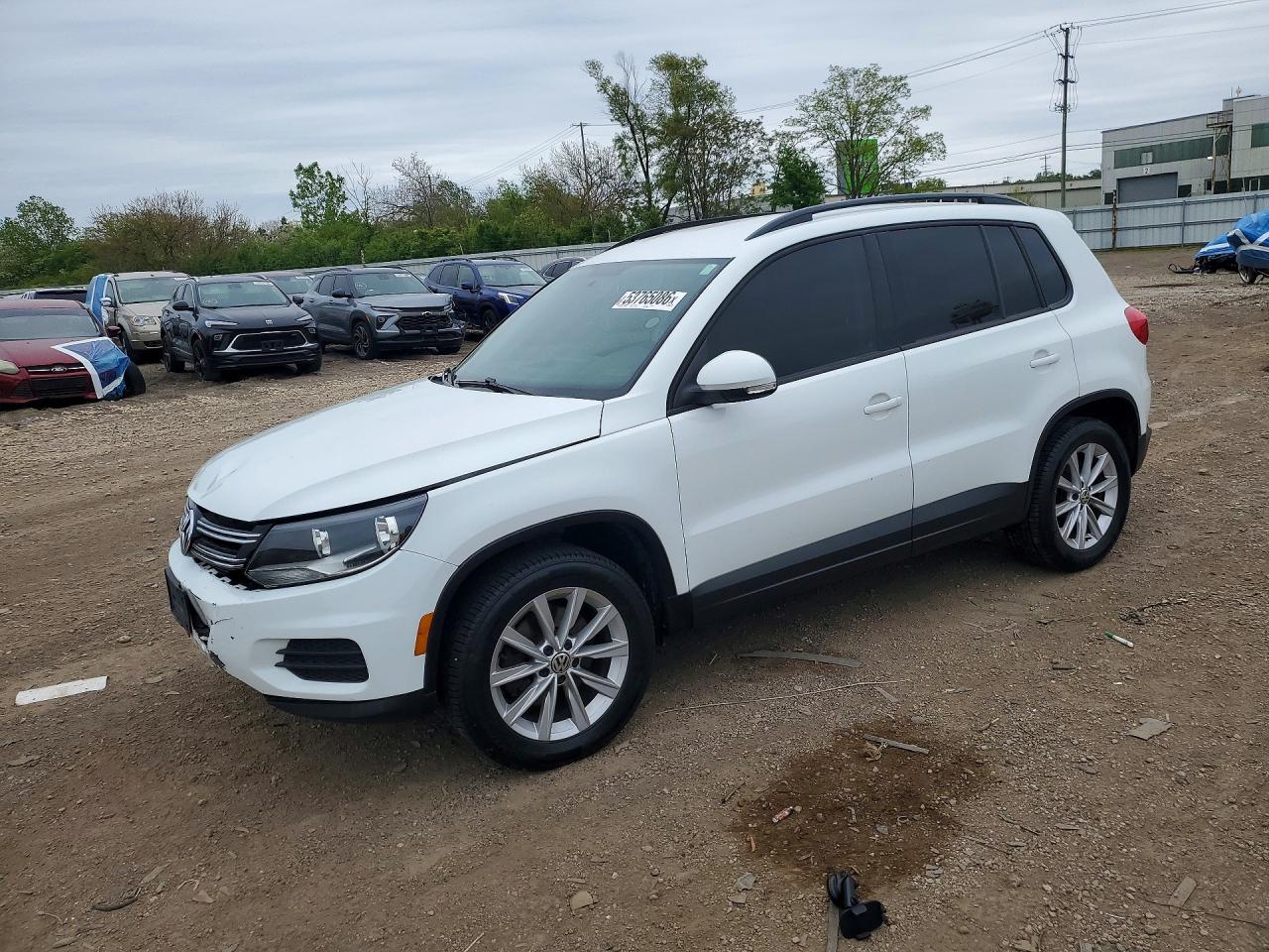Salvage Volkswagen Tiguan Image