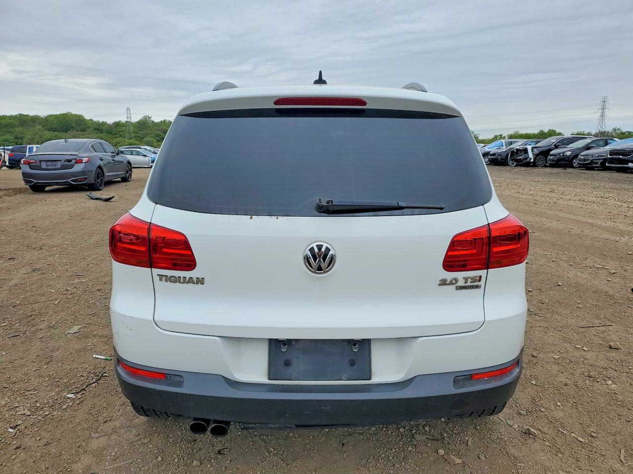 Volkswagen Tiguan S