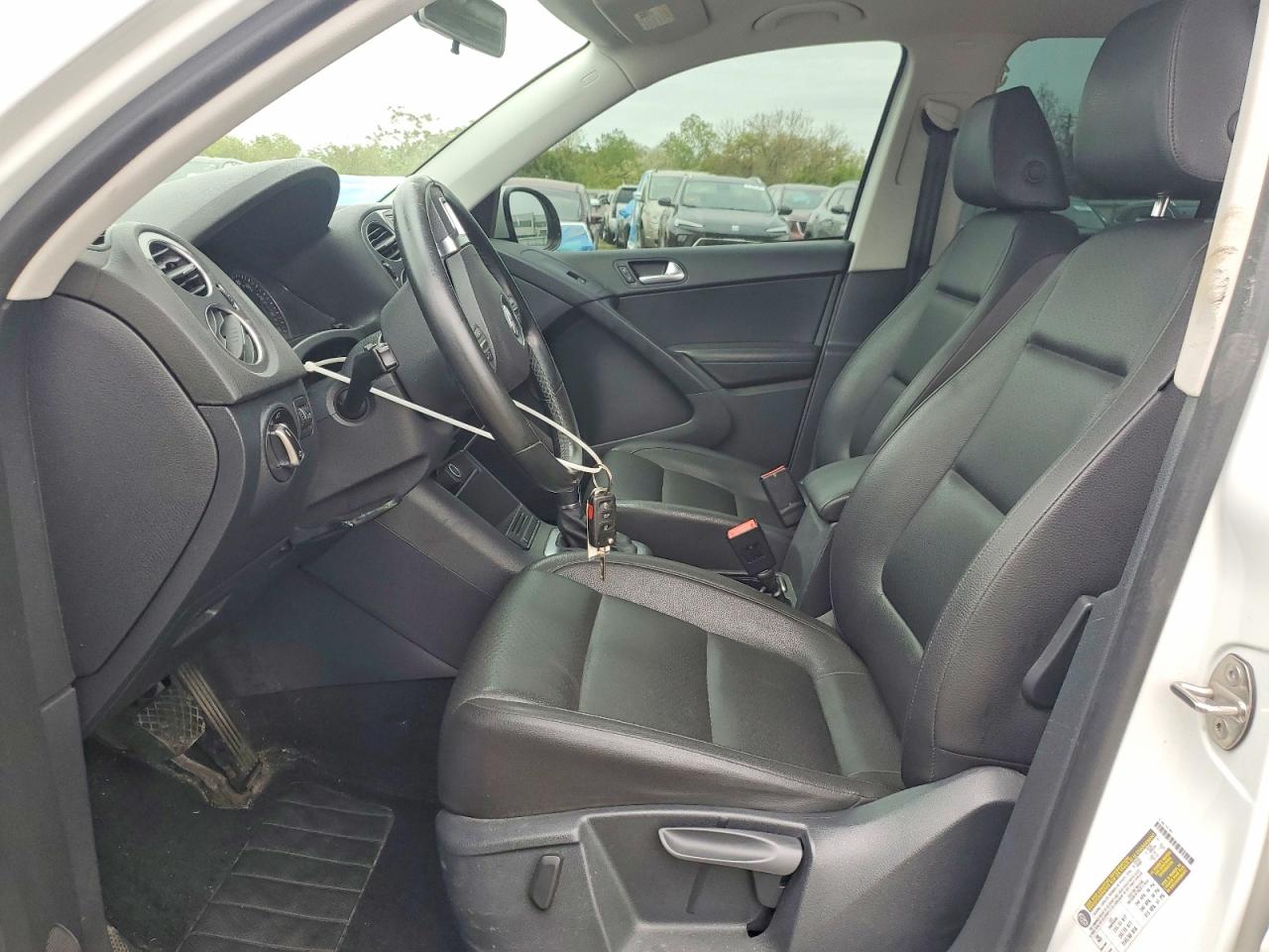 Volkswagen Tiguan S