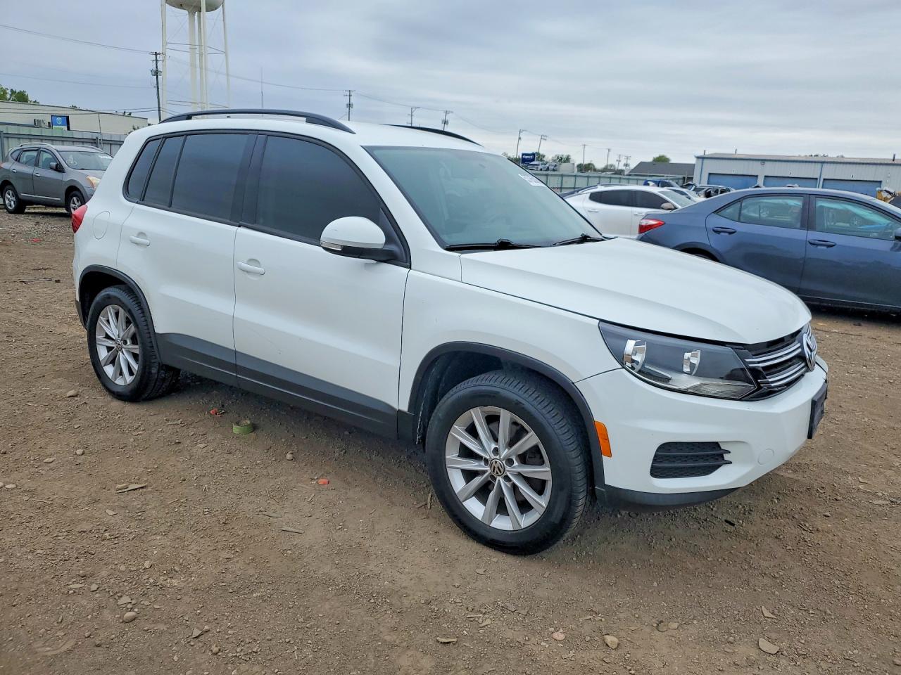 Volkswagen Tiguan S
