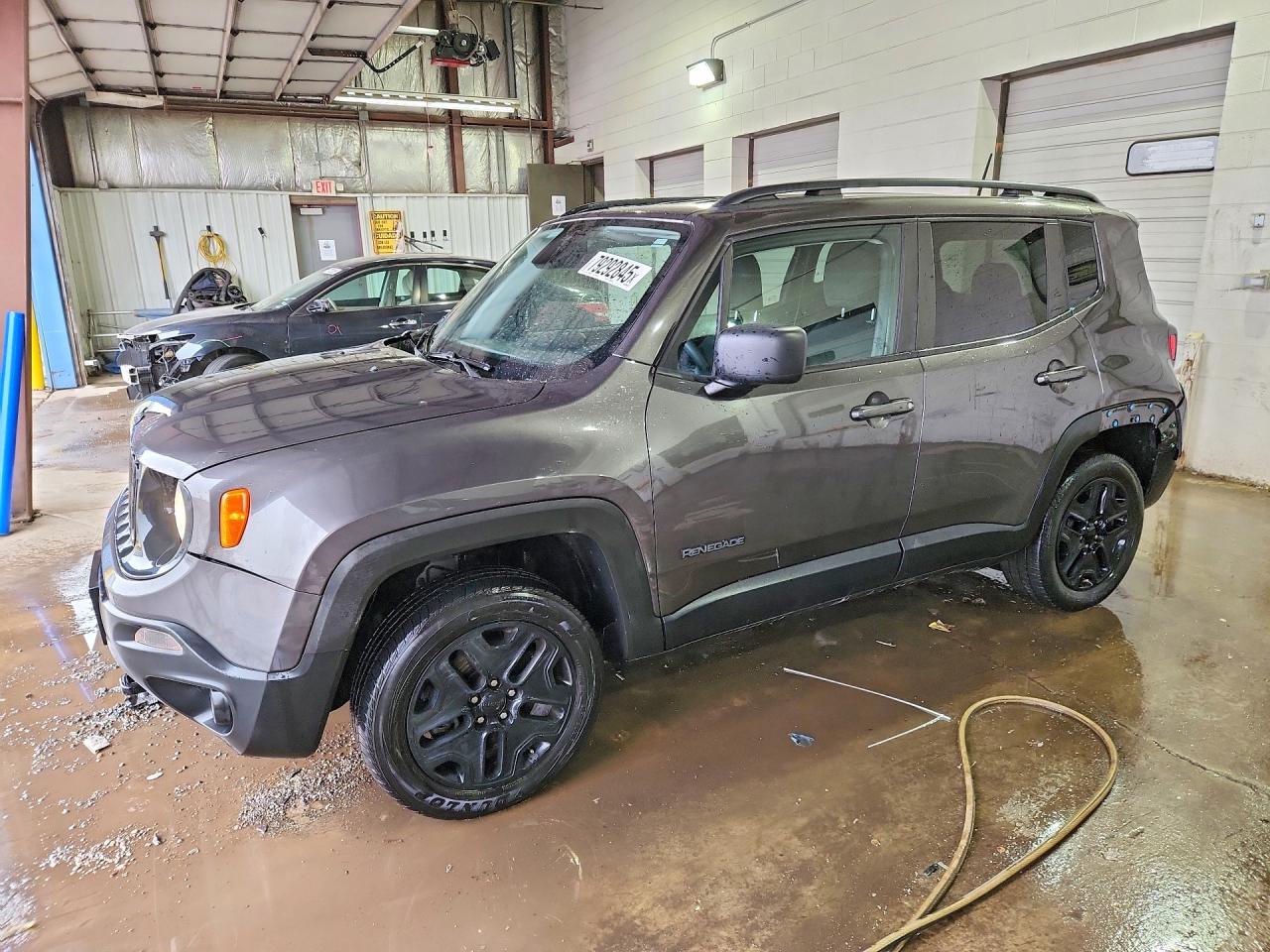 Salvage Jeep Renegade Image