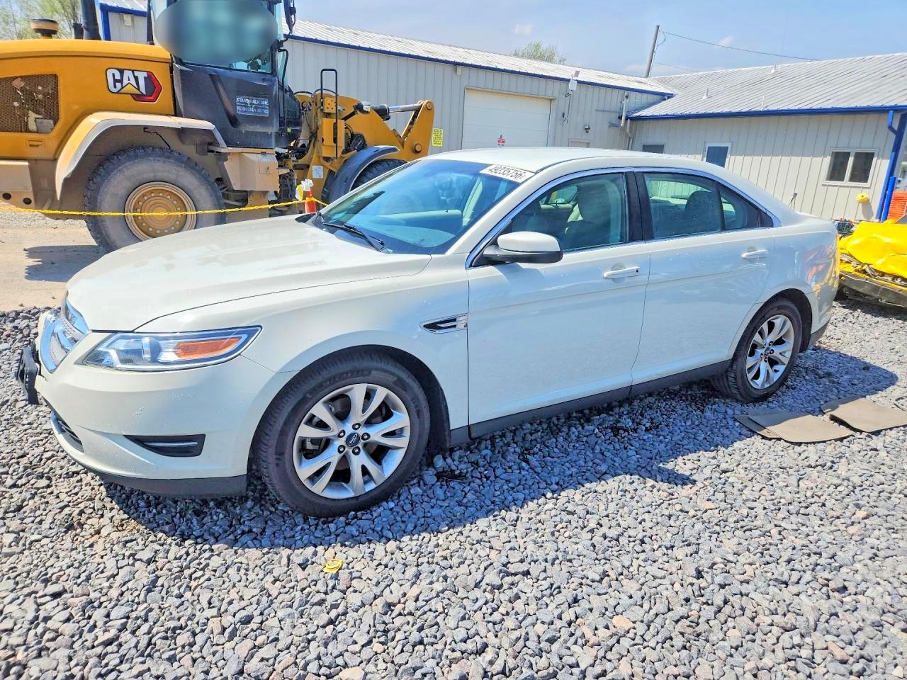 Salvage Ford Taurus Image