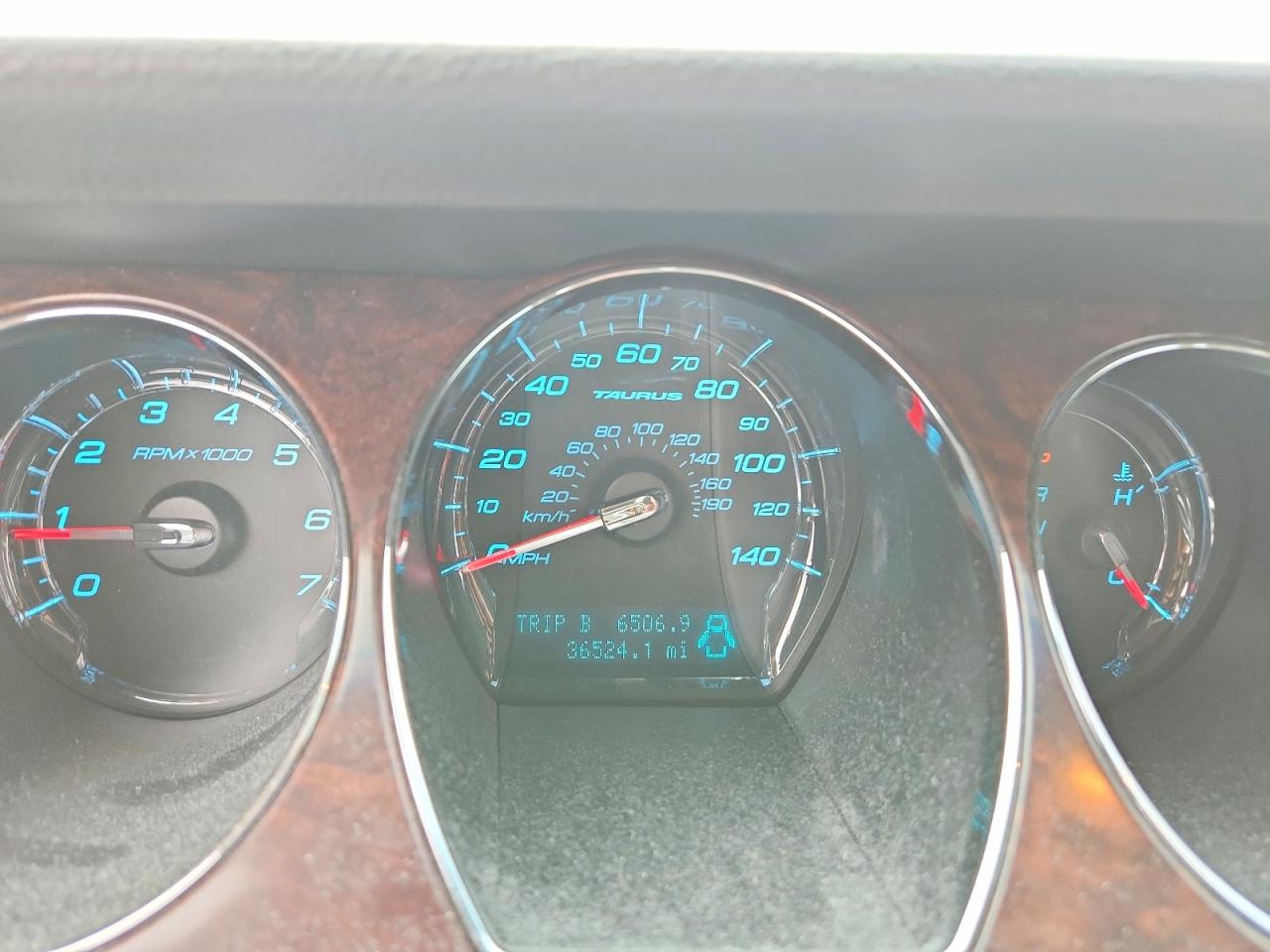Ford Taurus Sel