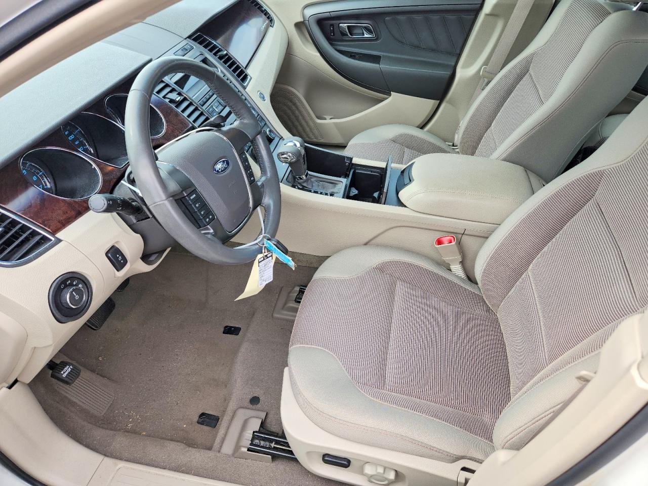 Ford Taurus Sel