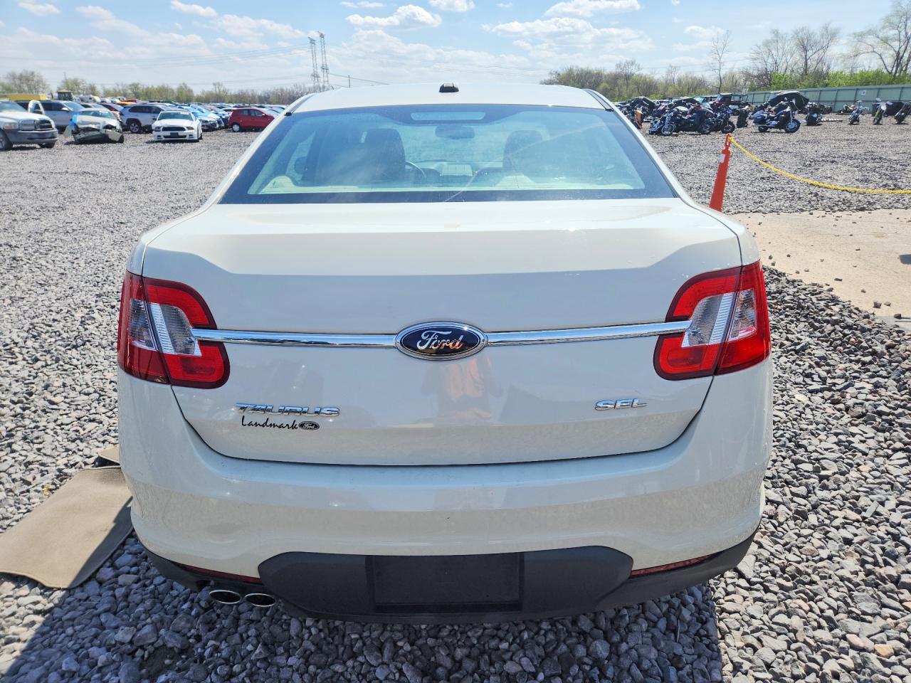 Ford Taurus Sel