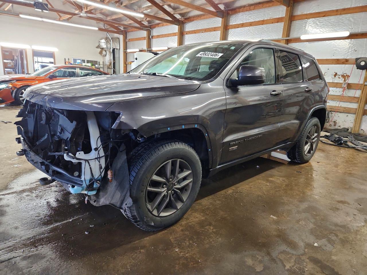 Salvage Jeep Grand Cherokee Image