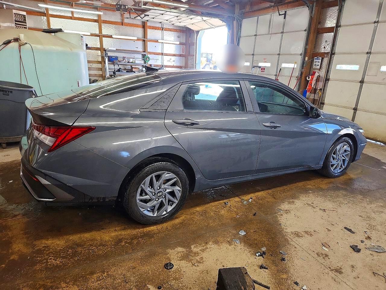 Hyundai ELANTRA Blue