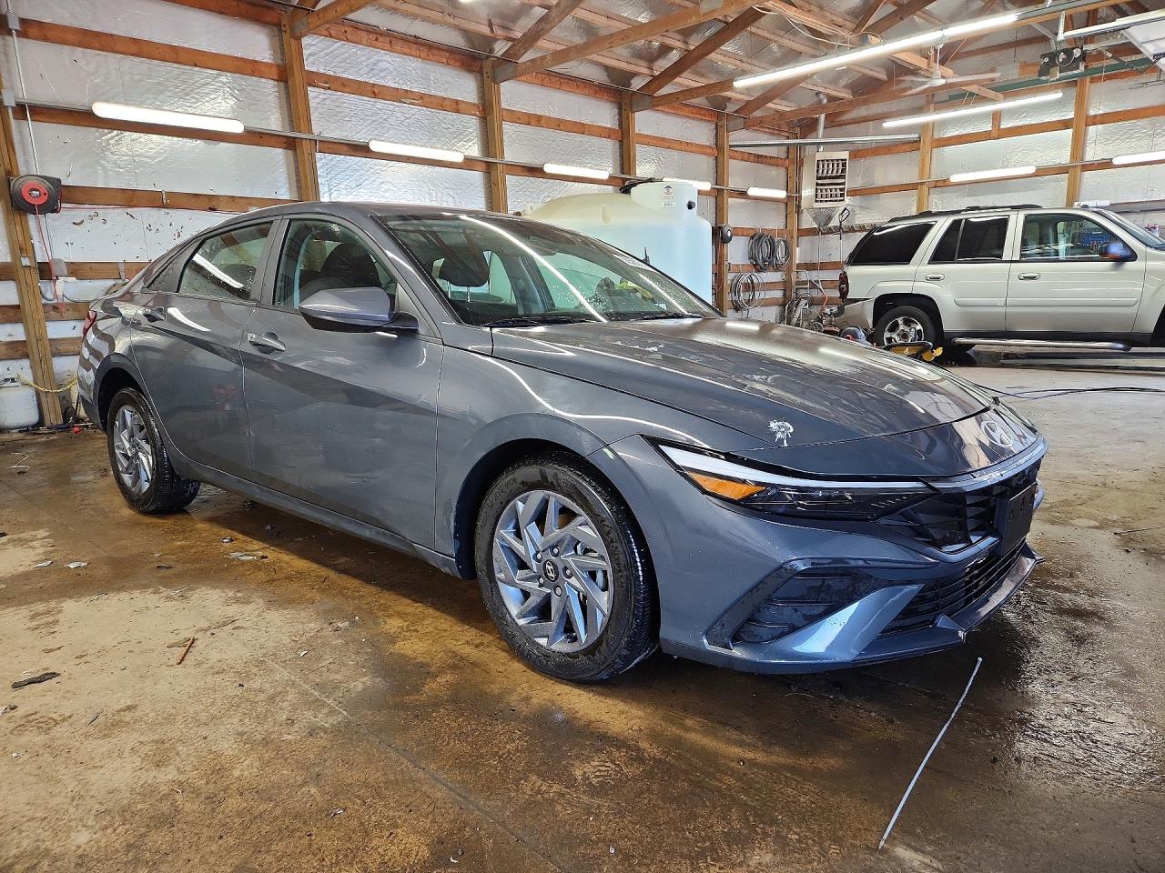 Hyundai ELANTRA Blue