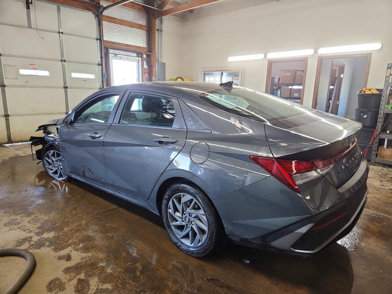 Hyundai ELANTRA Blue