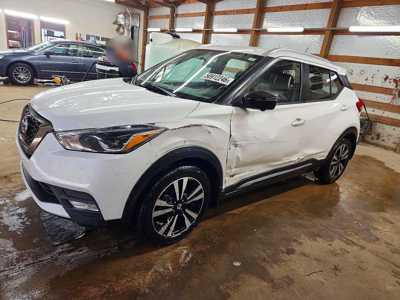Salvage Nissan Kicks Image