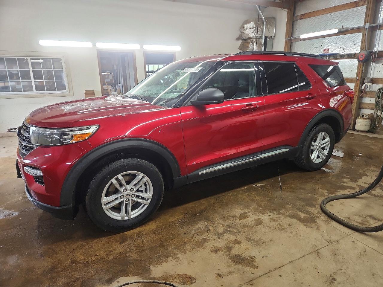Salvage Ford Explorer Image