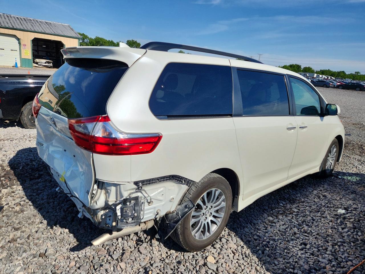 Toyota Sienna Xle 8-passenger