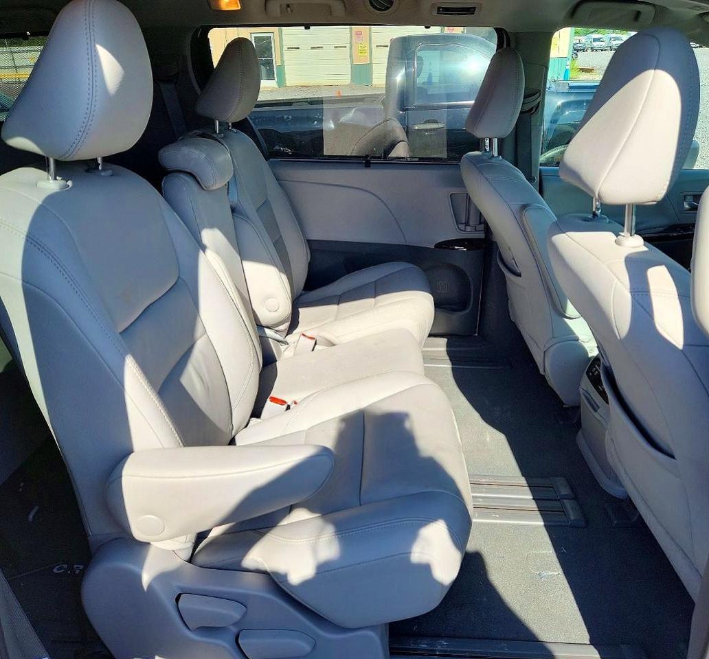 Toyota Sienna Xle 8-passenger