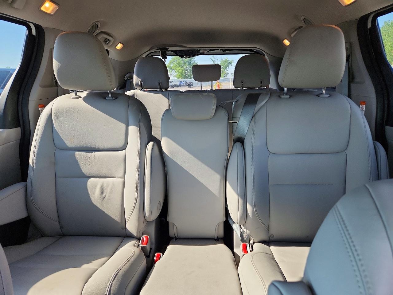 Toyota Sienna Xle 8-passenger