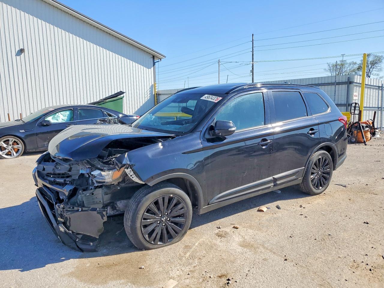 Salvage Mitsubishi Out Image