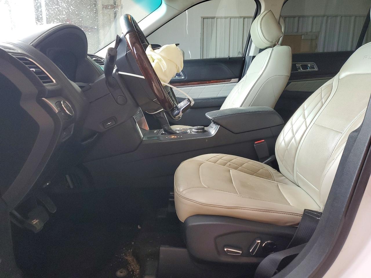 Ford Explorer Platinum