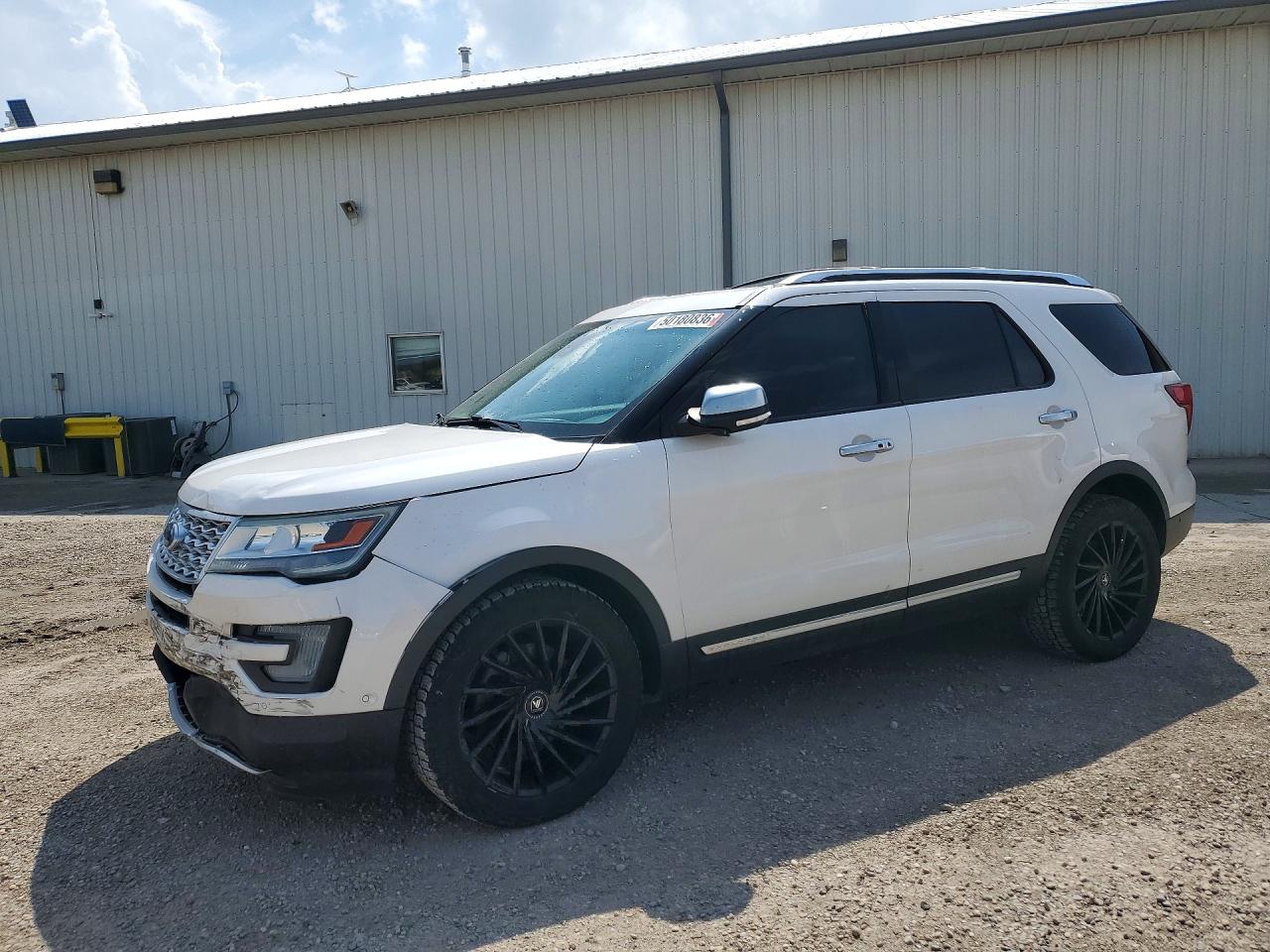 Salvage Ford Explorer Image