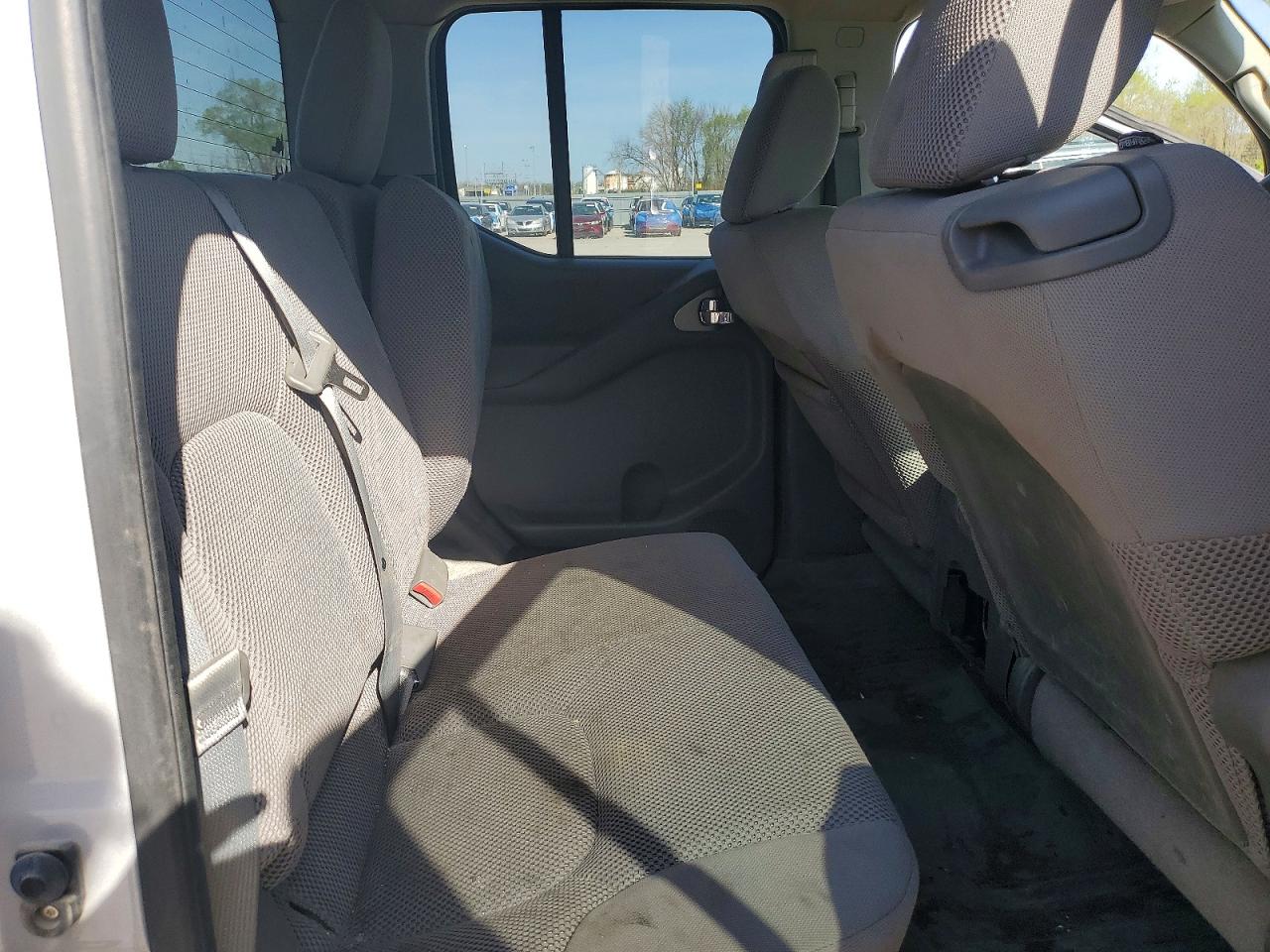 Nissan Frontier S