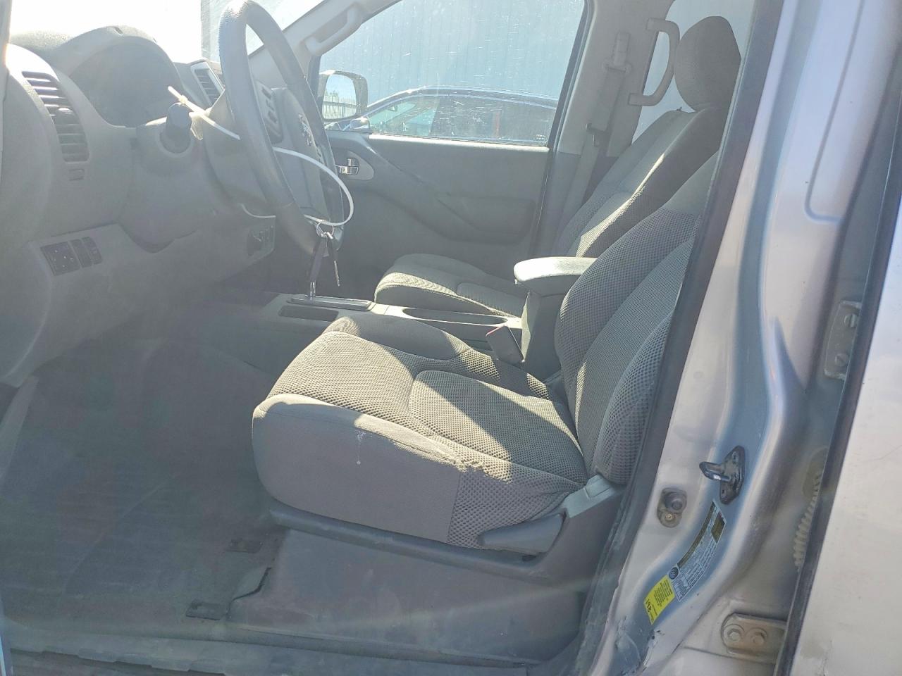 Nissan Frontier S