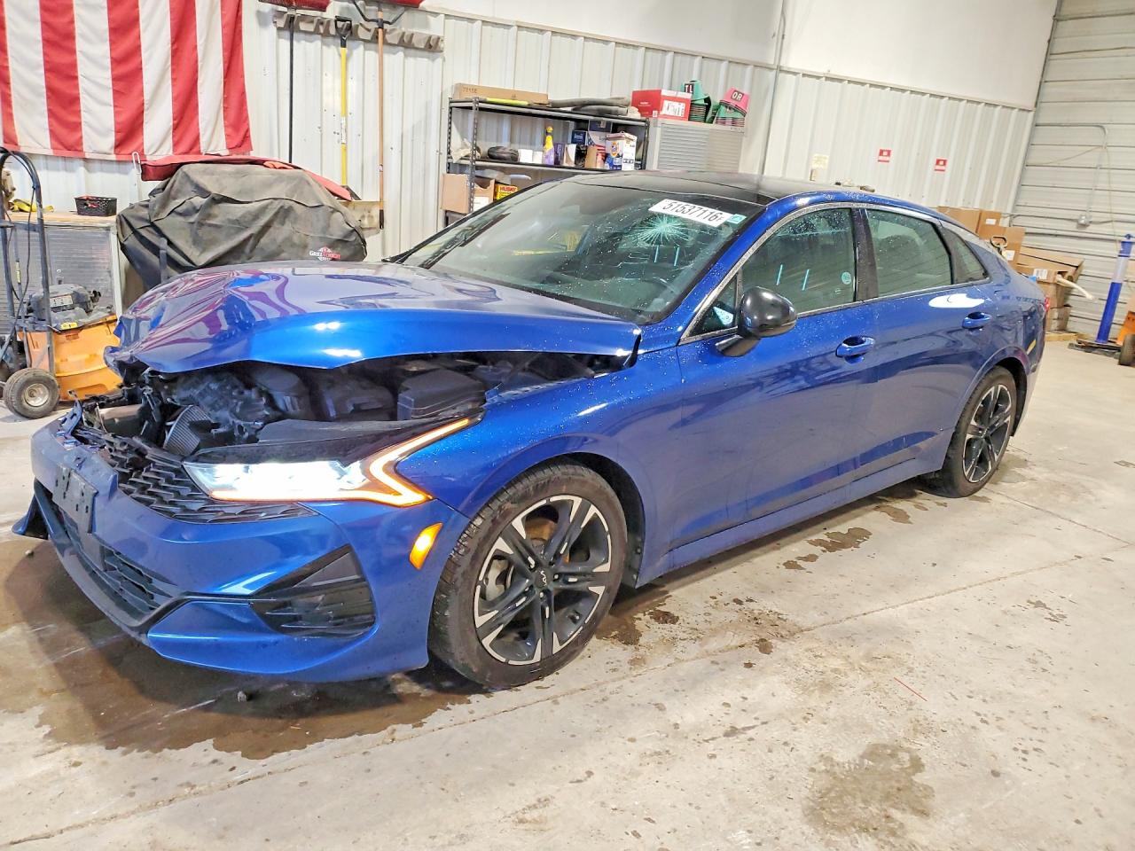 Salvage Kia K5 Image