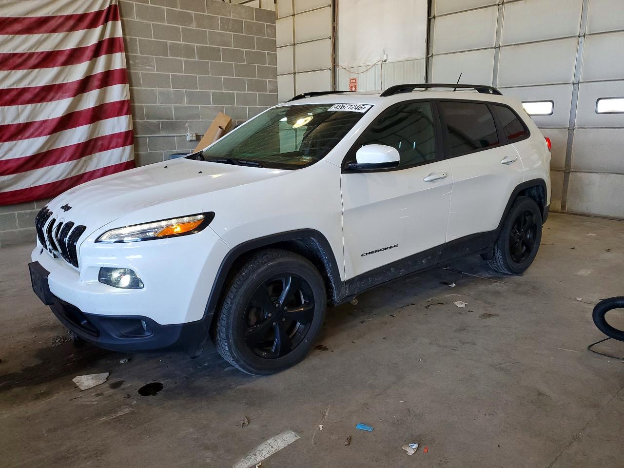 Salvage Jeep Cherokee Image
