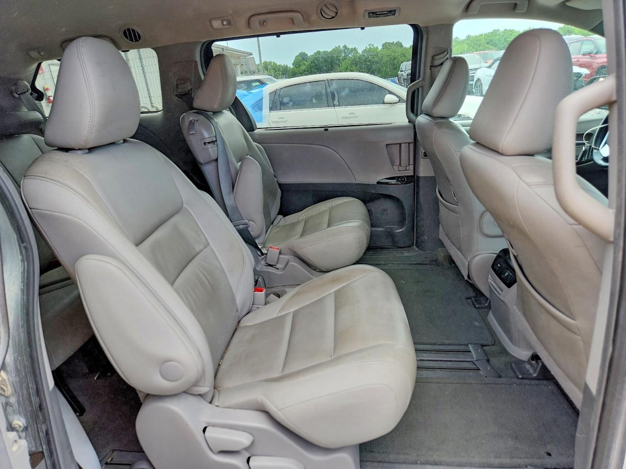 Toyota Sienna Xle Premium 8-passenger