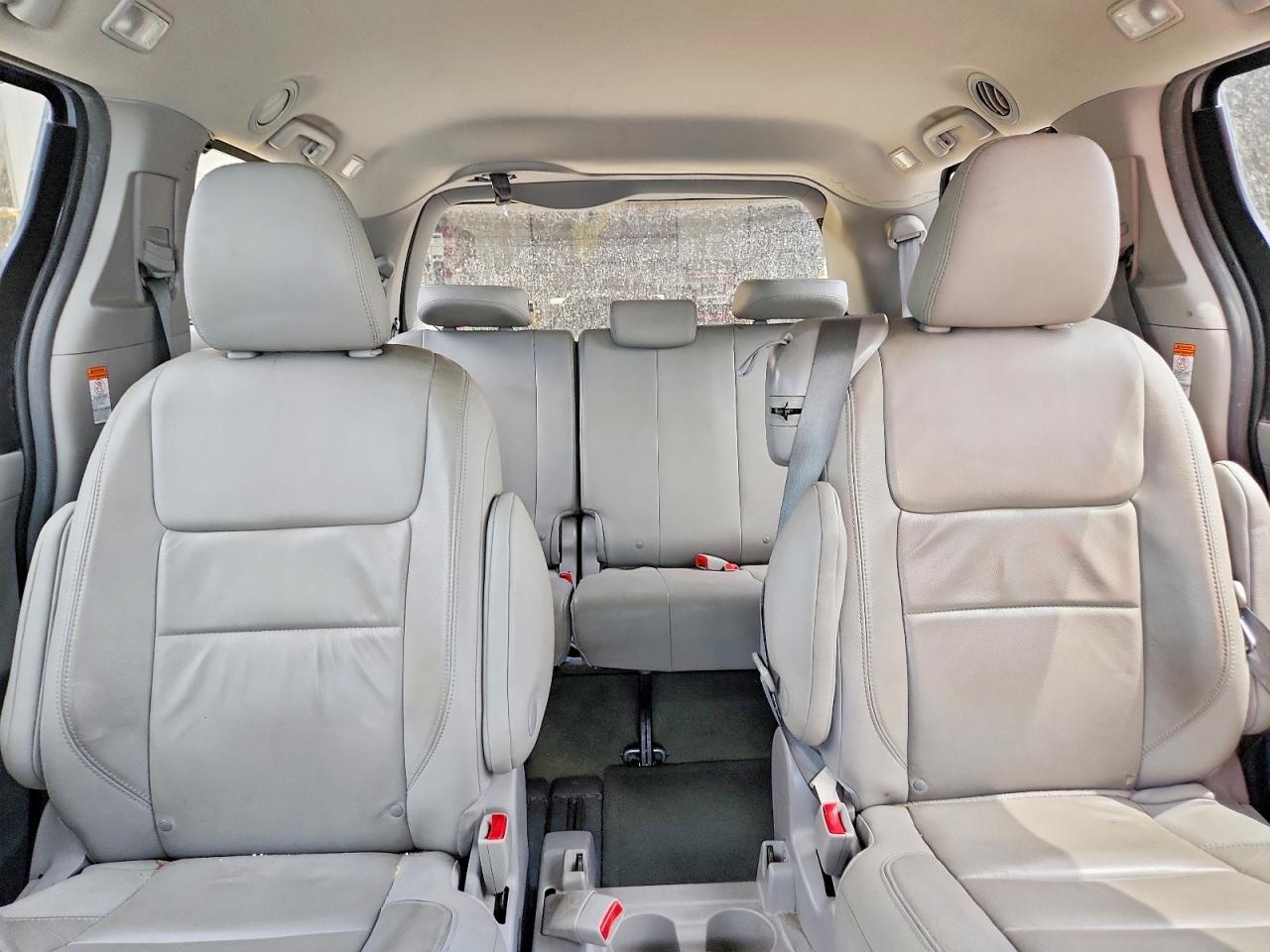Toyota Sienna Xle Premium 8-passenger
