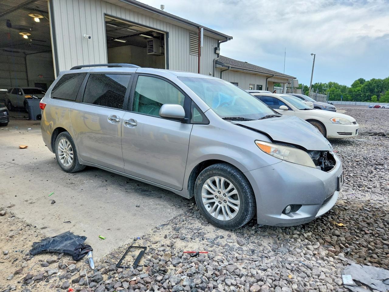 Toyota Sienna Xle Premium 8-passenger