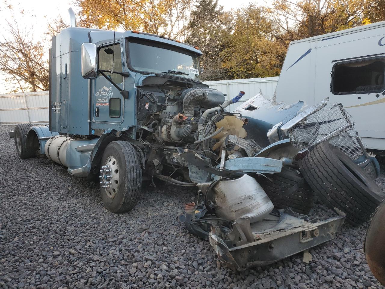 Salvage Kenworth T600 Image