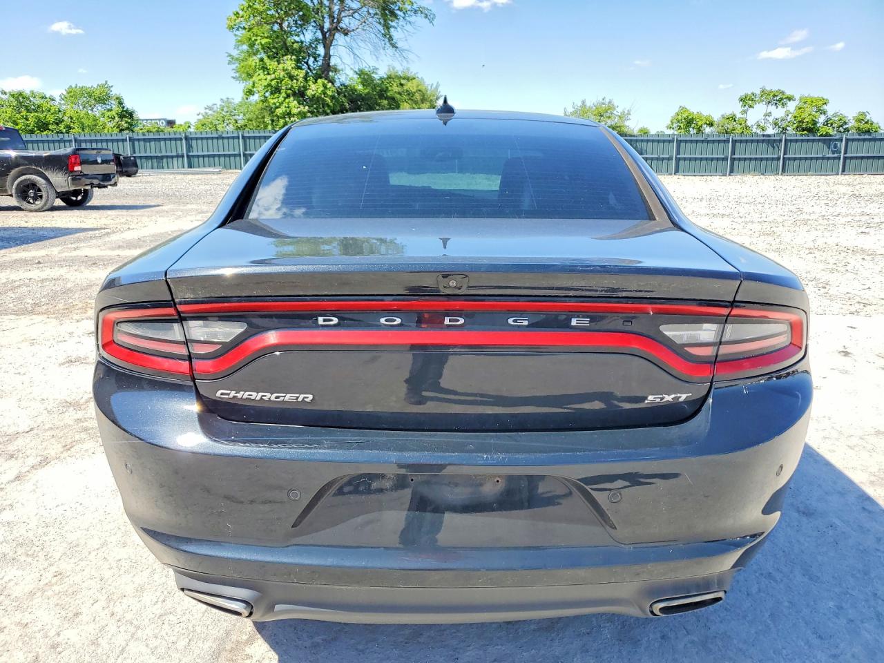 Dodge Charger Sxt