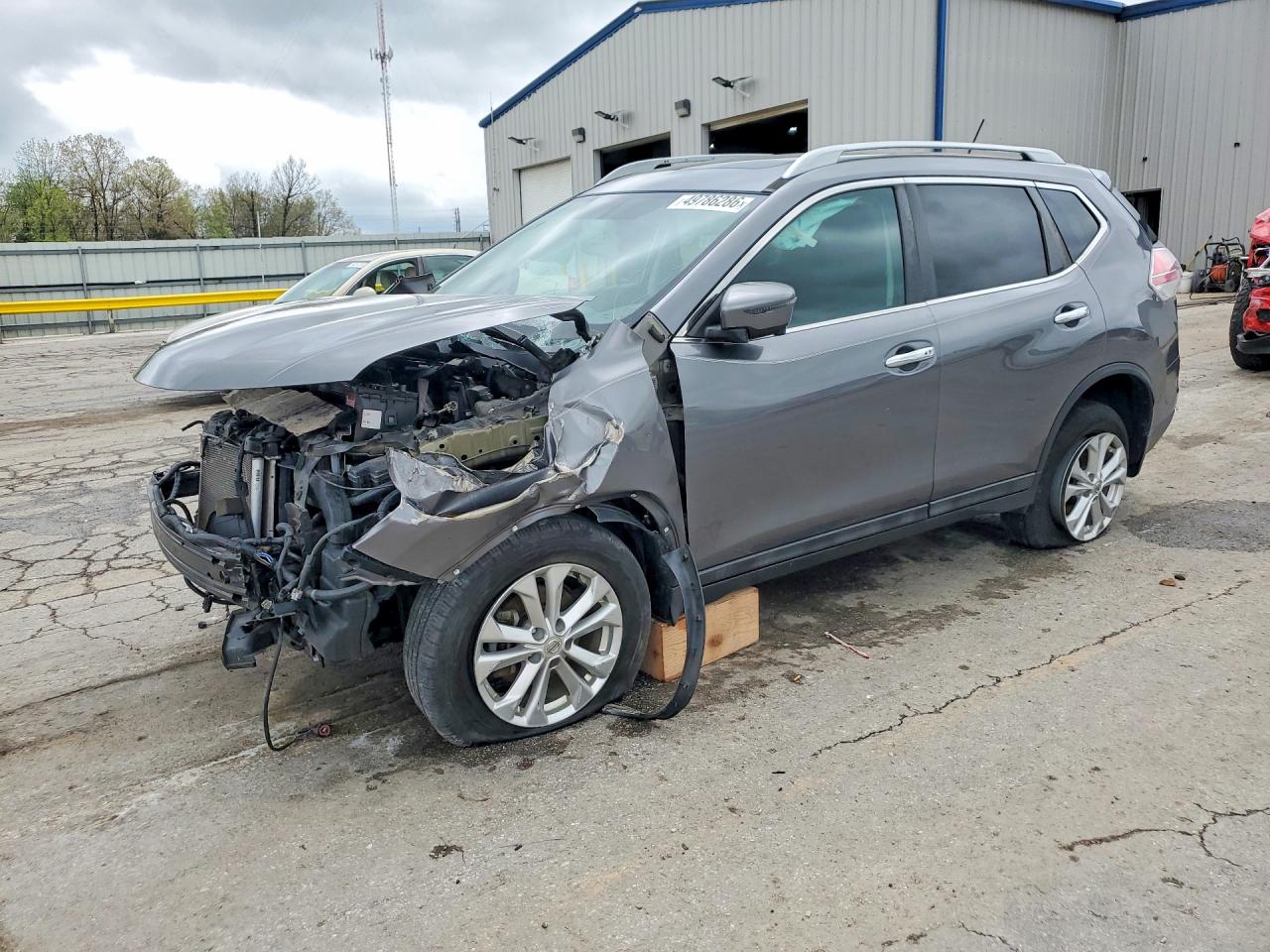 Salvage Nissan Rogue Image