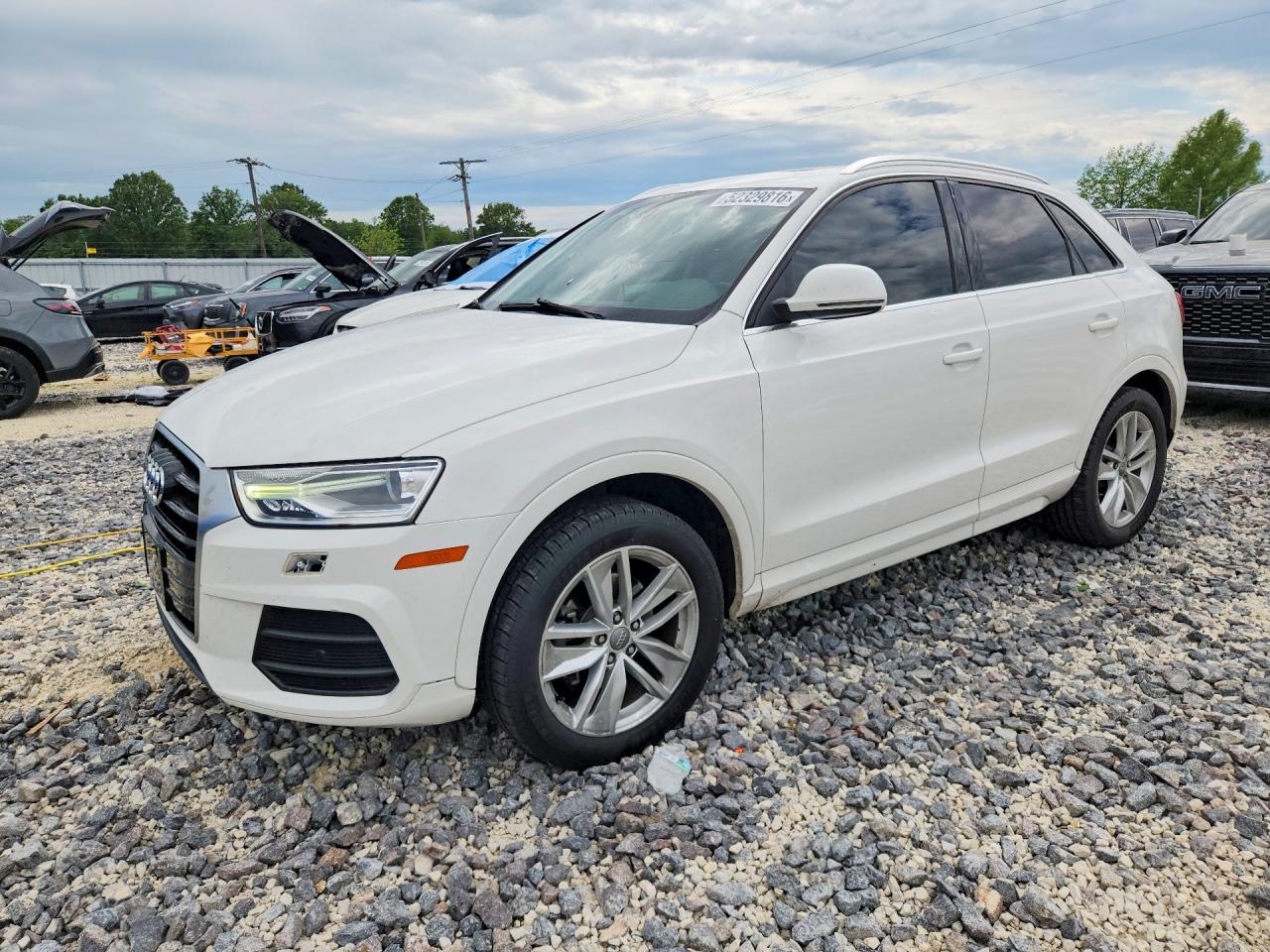 Salvage Audi Q3 Image