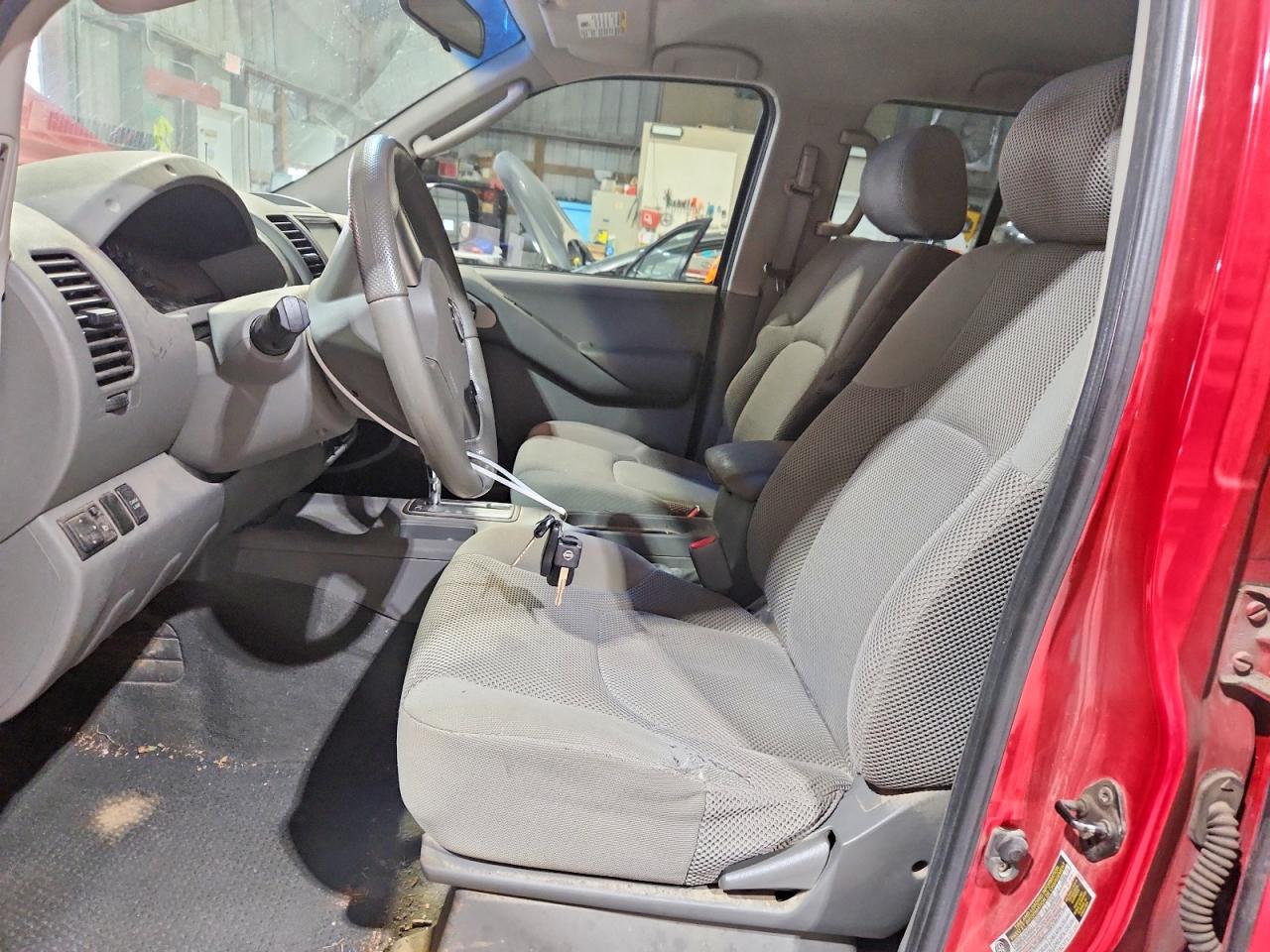 Nissan Frontier Se V6