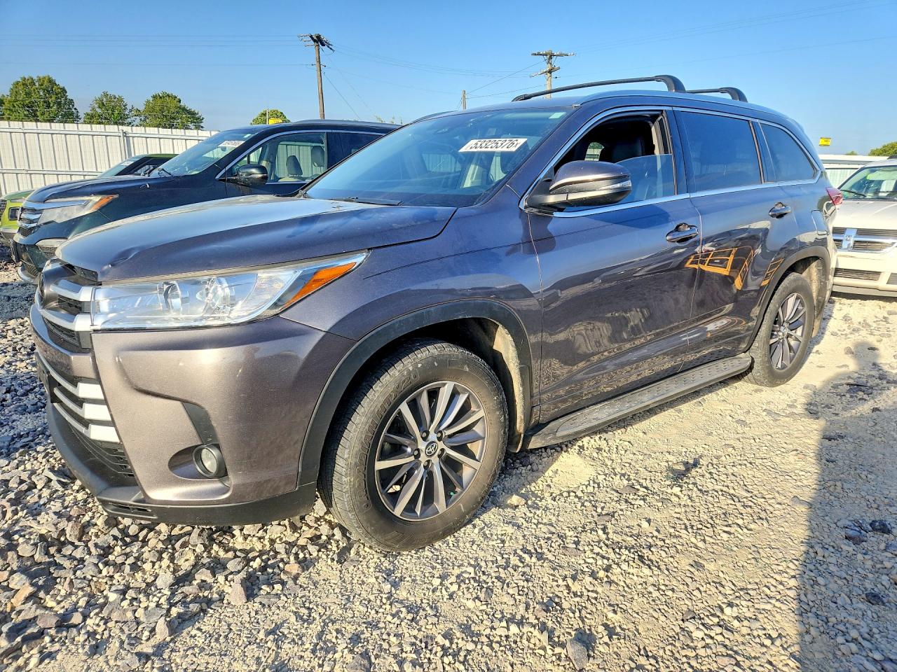 Salvage Toyota Highlander Image