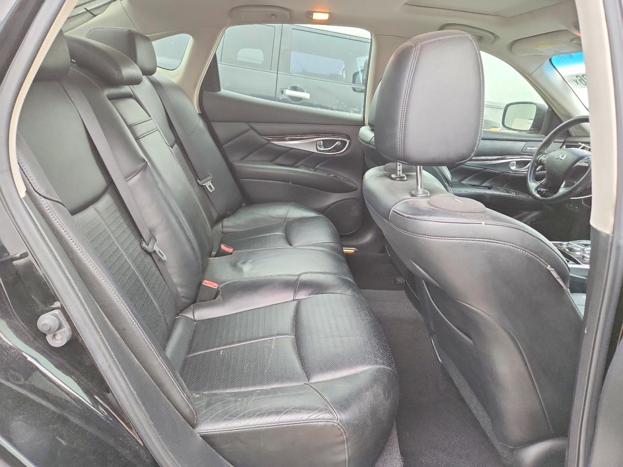 INFINITI M37