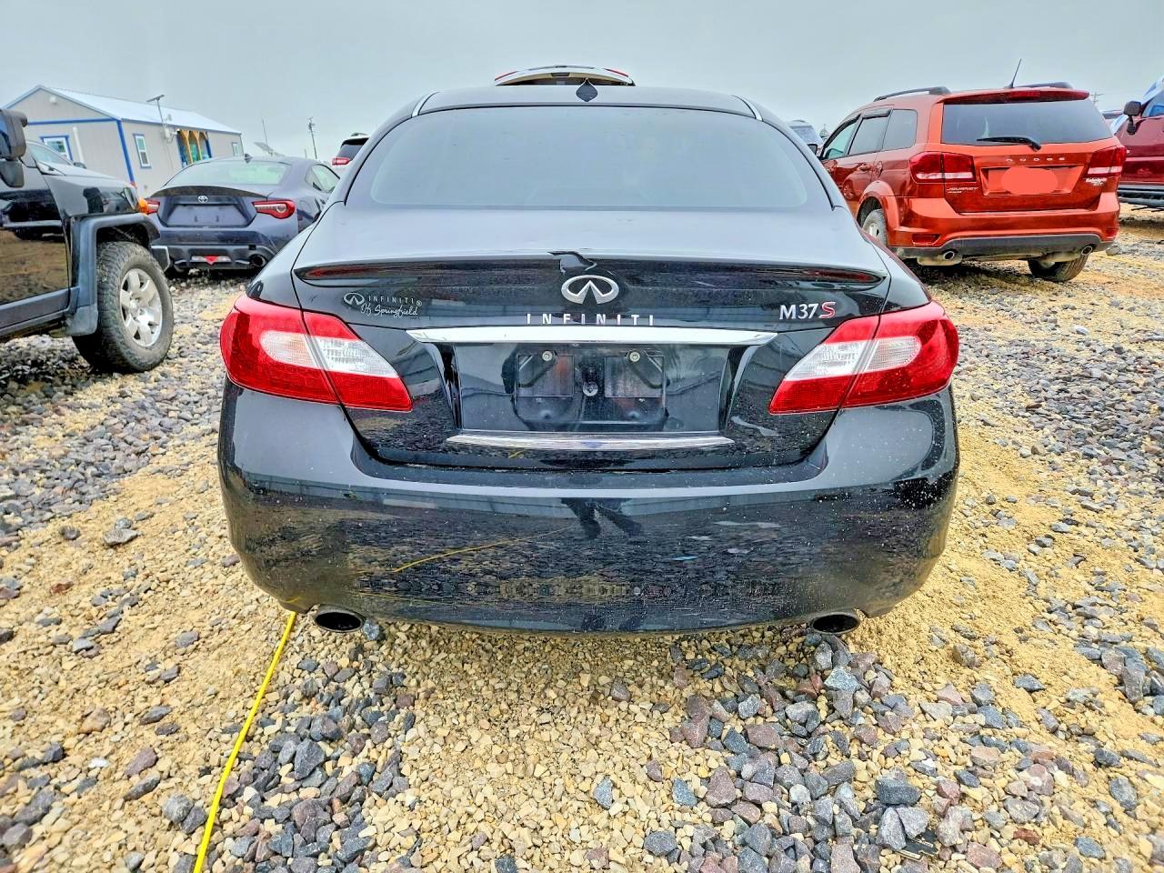 INFINITI M37