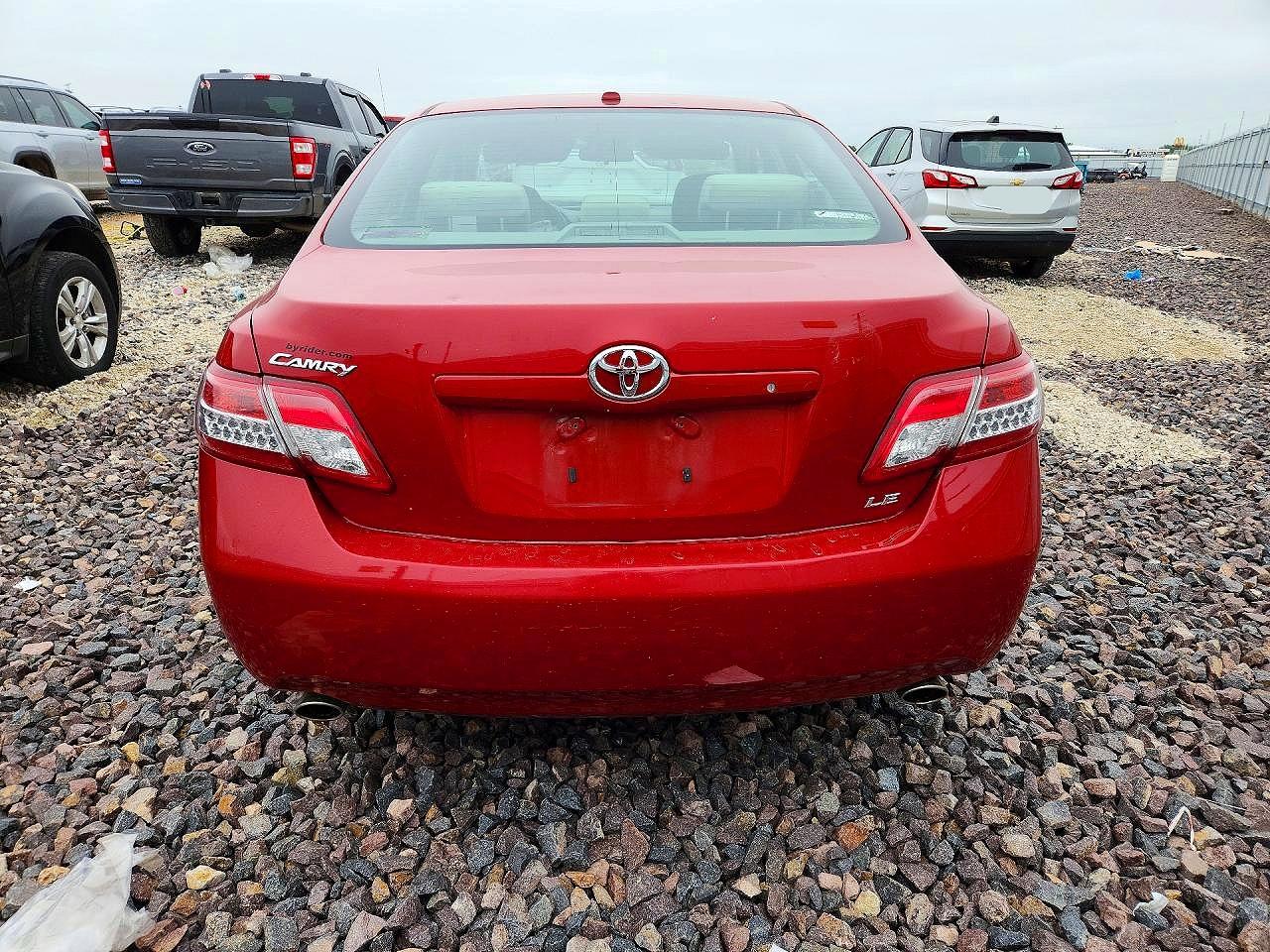 Toyota Camry Le V6