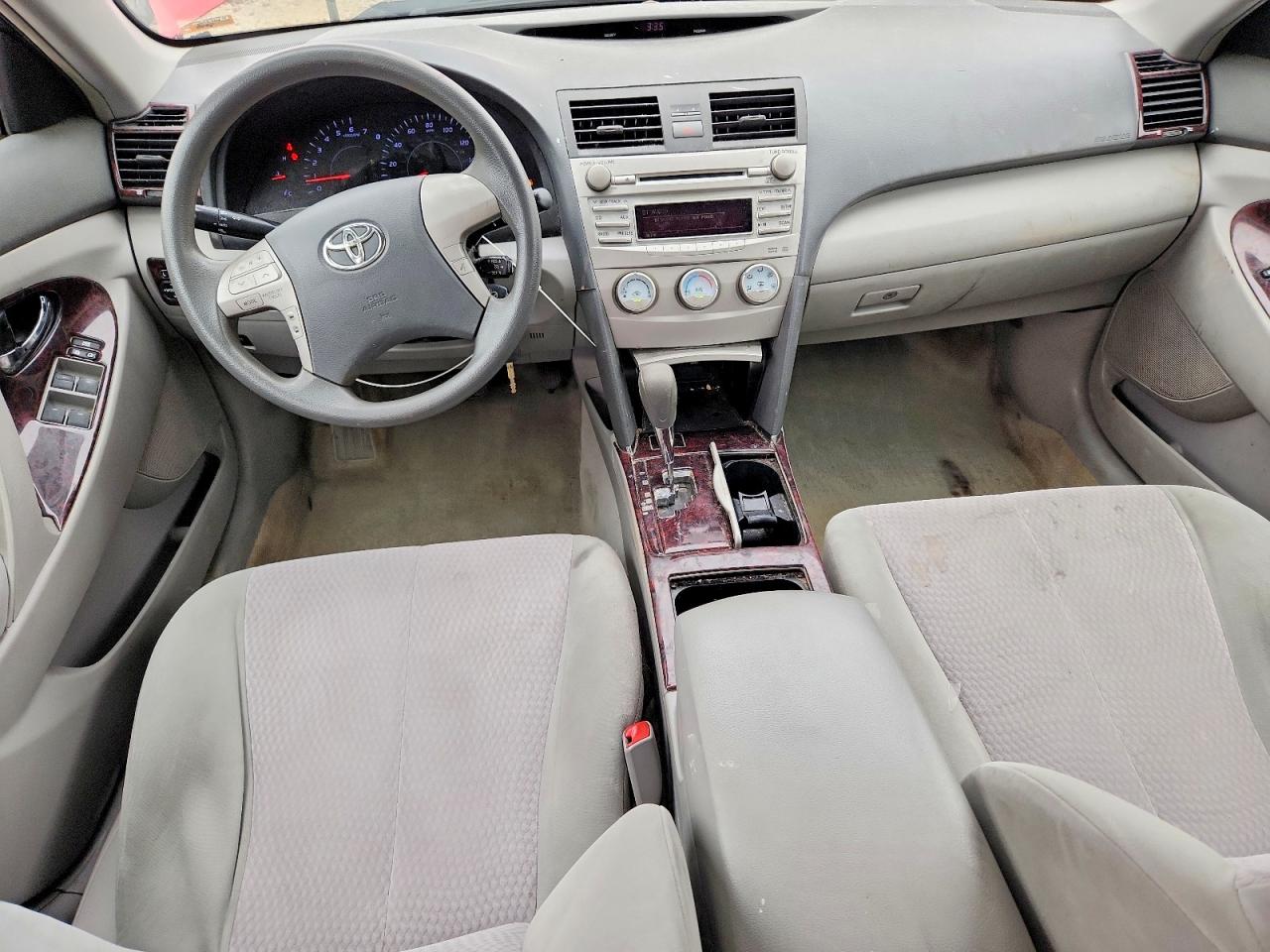 Toyota Camry Le V6