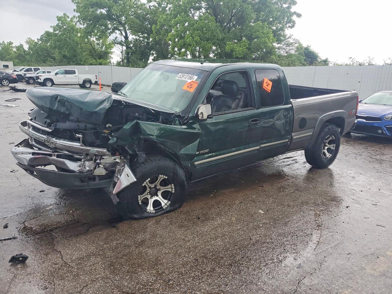 Salvage Chevrolet Silverado Image