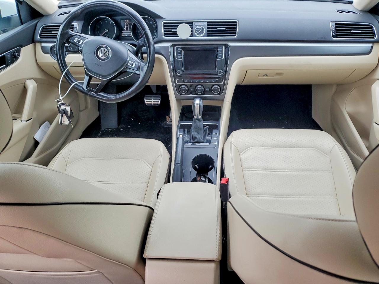 Volkswagen Passat R-line