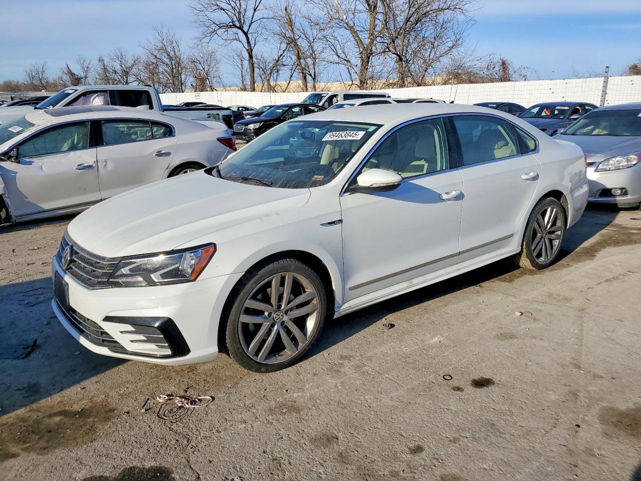 Salvage Volkswagen Passat Image