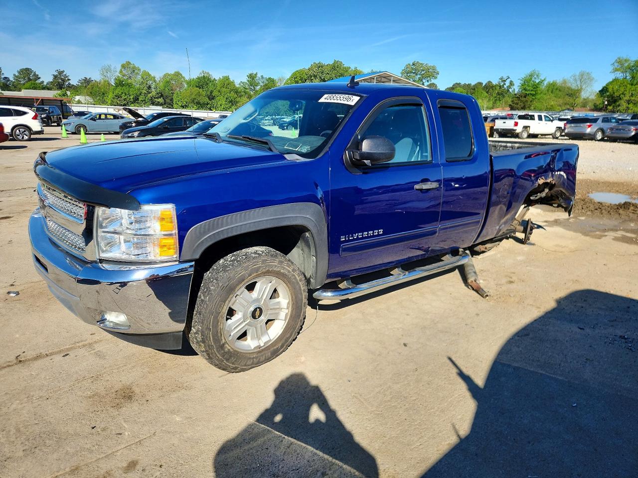 Salvage Chevrolet Silverado Image