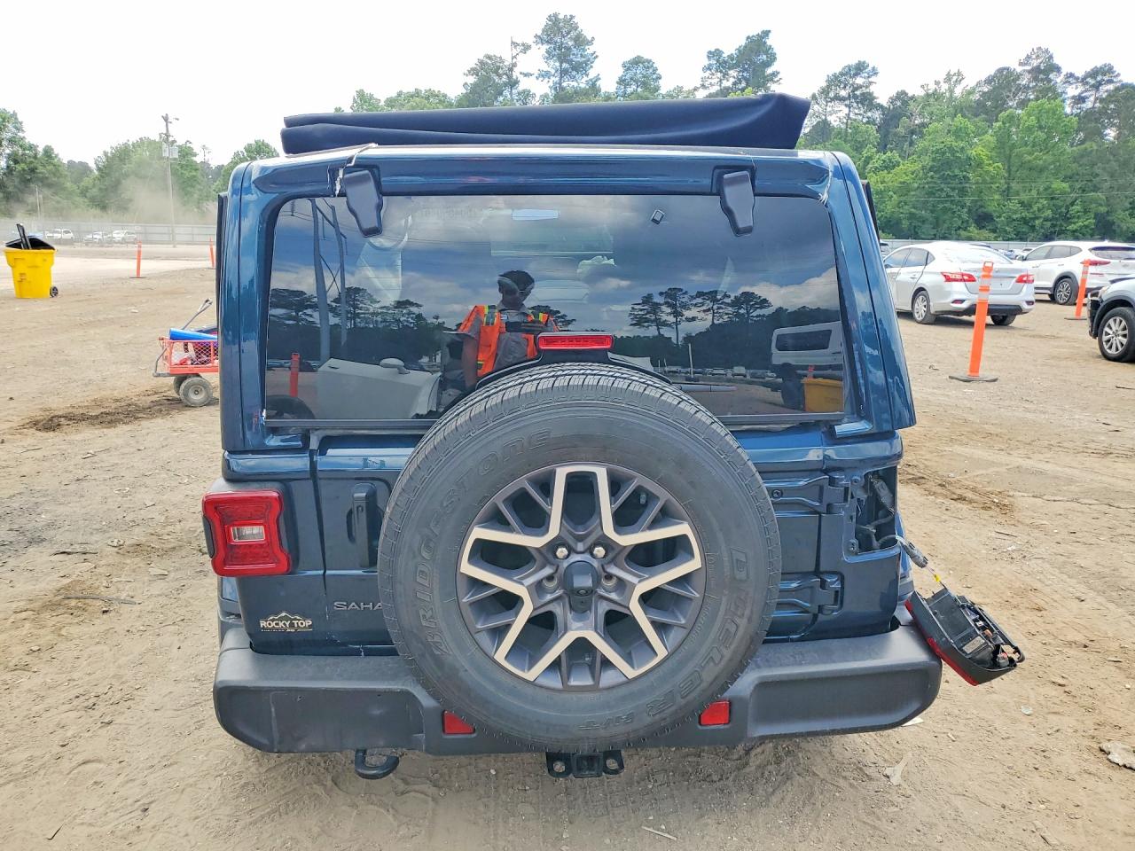 Jeep Wrangler Sahara