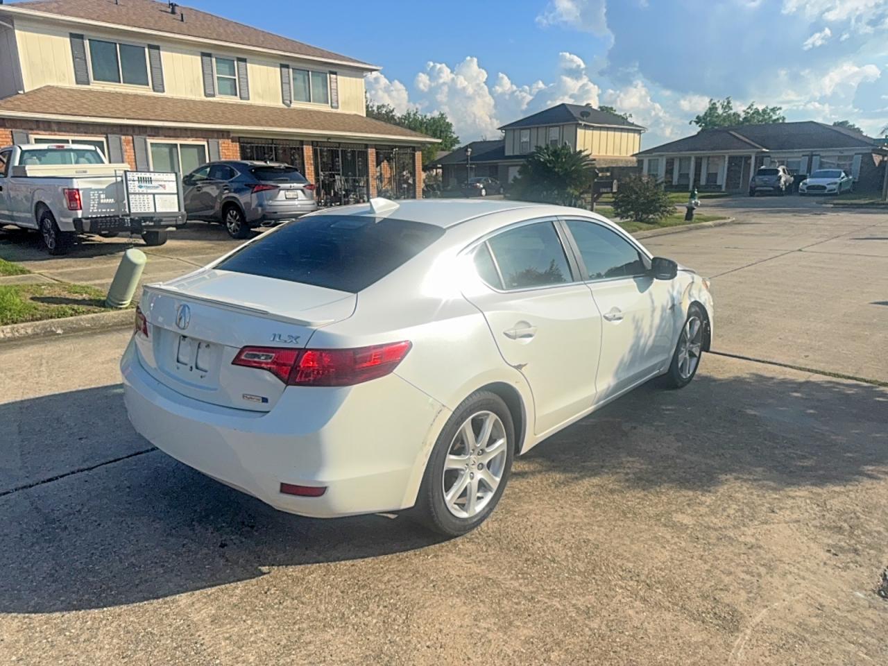 Acura ILX Hybrid Tech