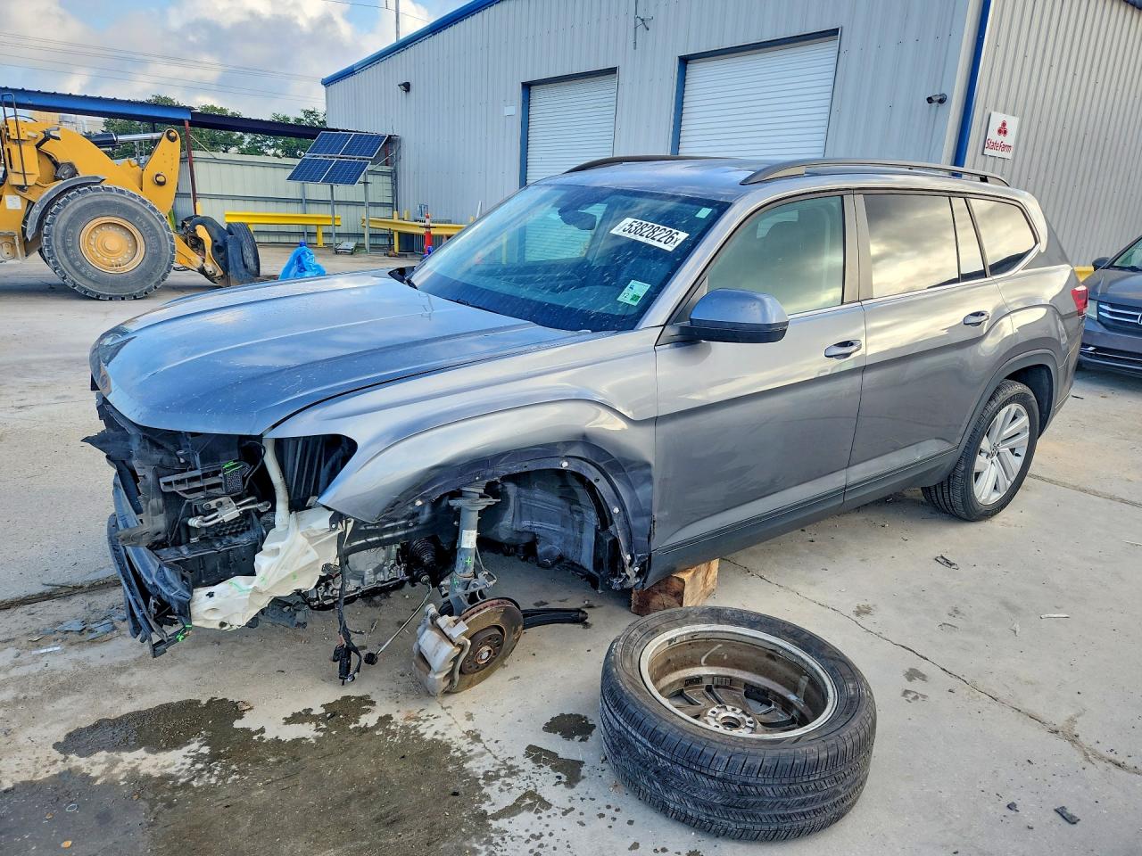 Salvage Volkswagen Atlas Image